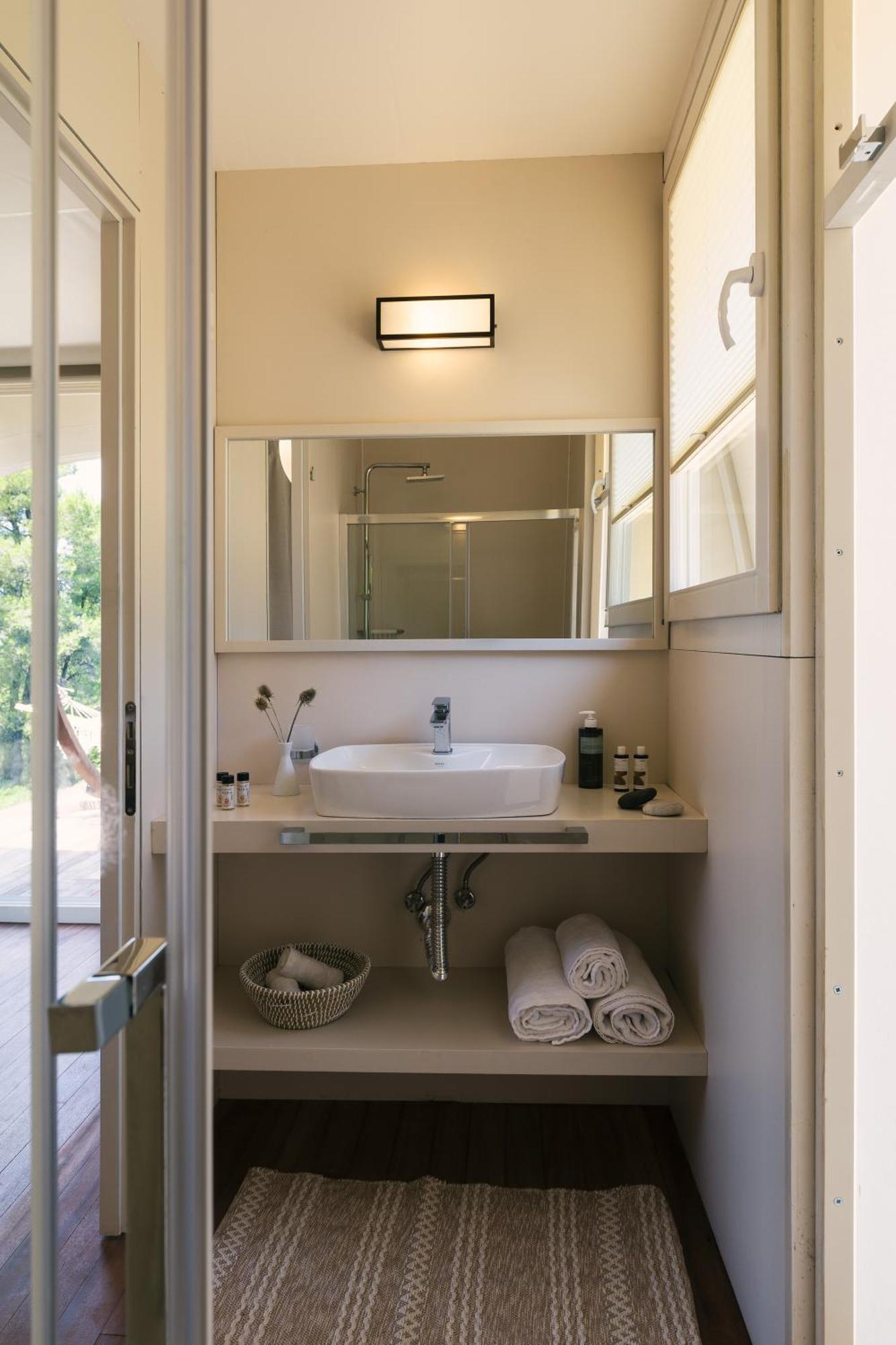 Ihousevillage Полихроно Номер фото