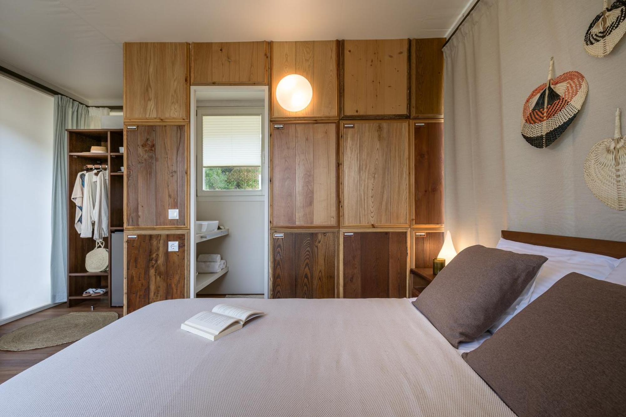 Ihousevillage Полихроно Номер фото